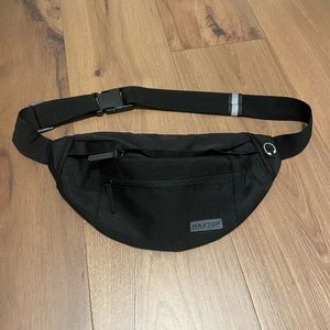 Maxtop Fanny Pack- Never Used Perfect Condition